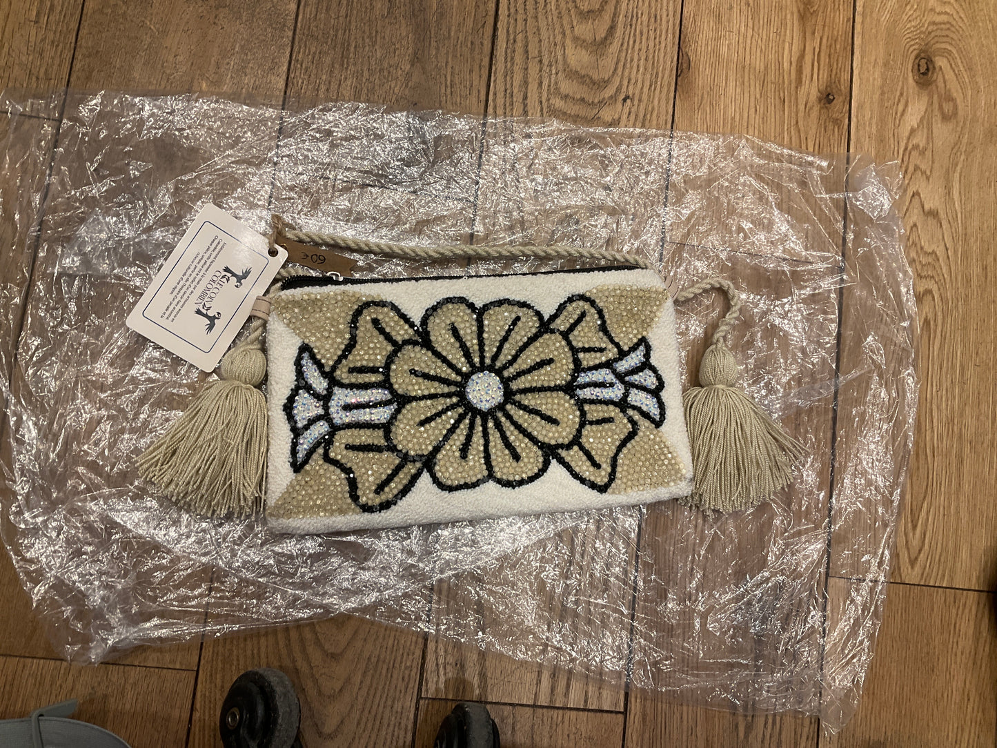 Pochette Pompom strass 60€ - Le coin Colombien