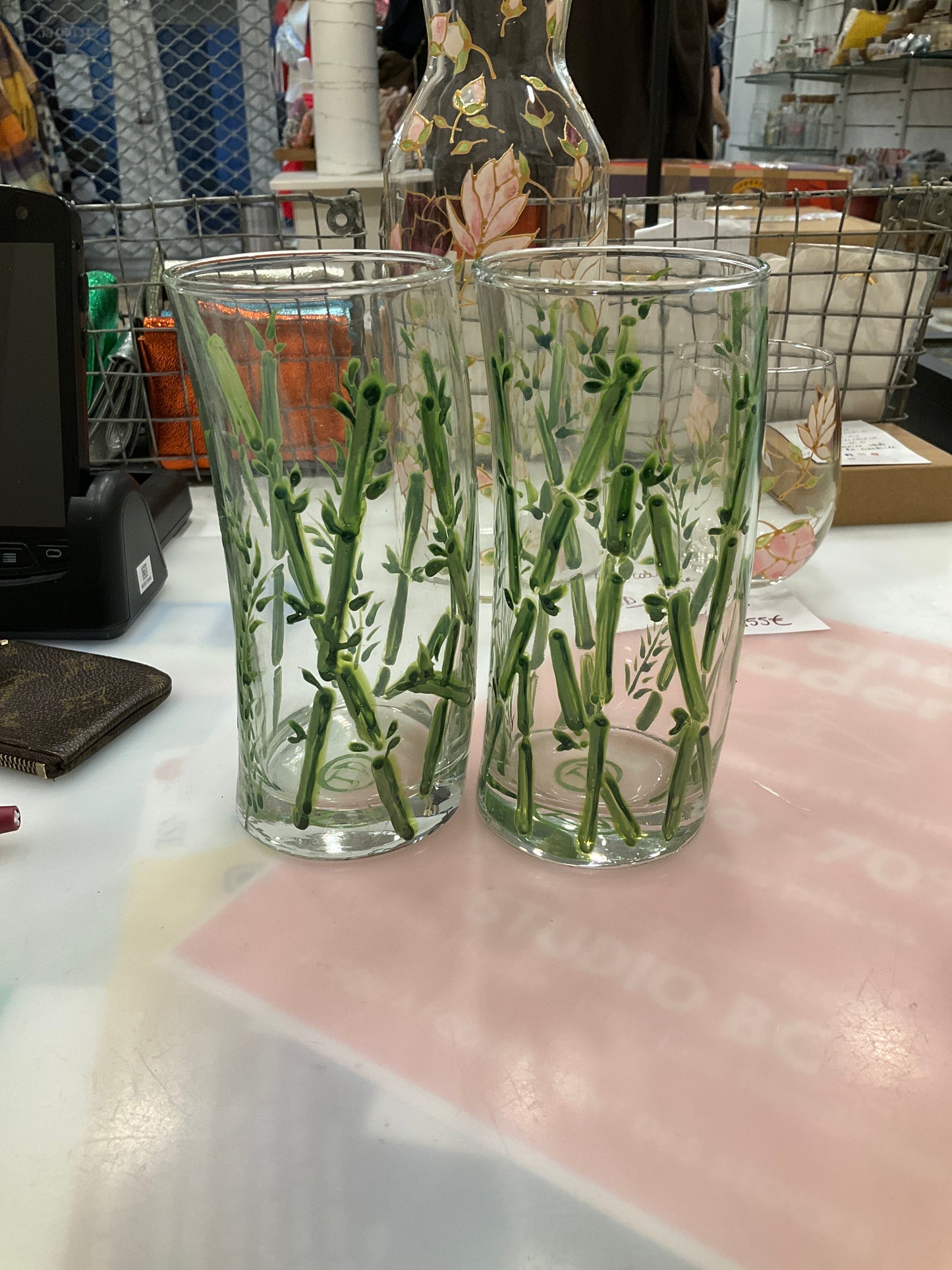 Verres courbés peinture verte - ID Créations Paris