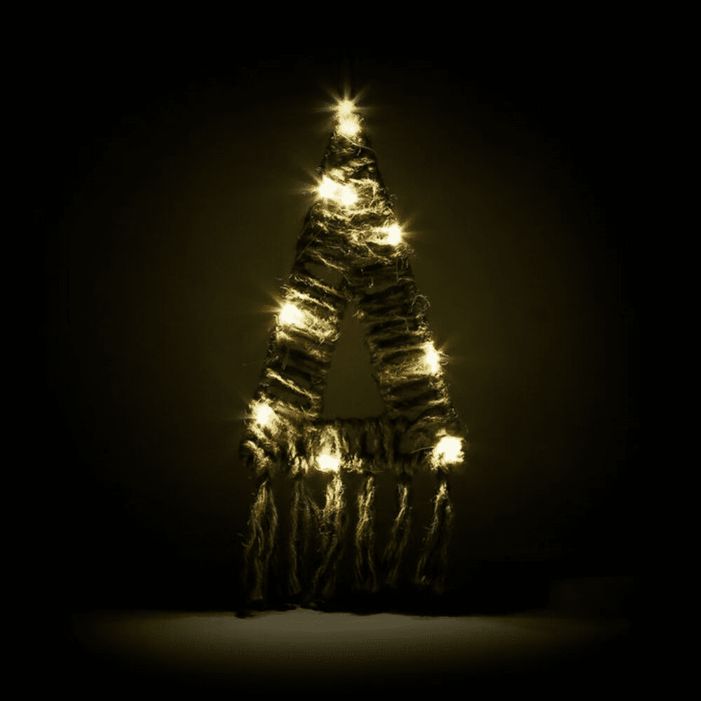 sapin en triangle couleur bois avec LED allumée sur fond noir
