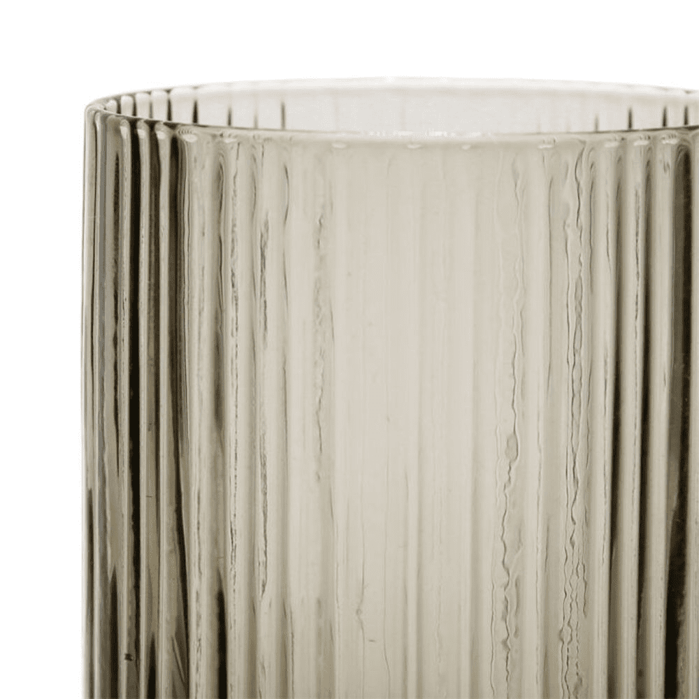 Gobelet folky gris fumé sur fond blanc