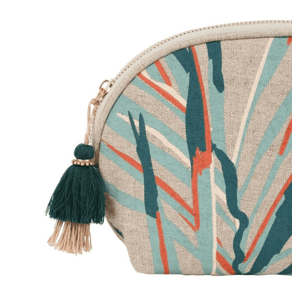 pochette couleur sauge et corail avec motifs sur fond blanc