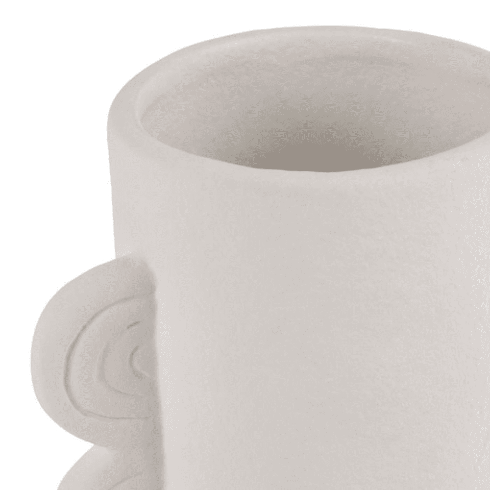 vase blanc original sur fond blanc