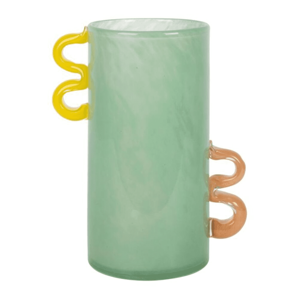 vase en verre avec 1 poignée jaune à gauche et 1 poignée rouge à droite sur fond blanc