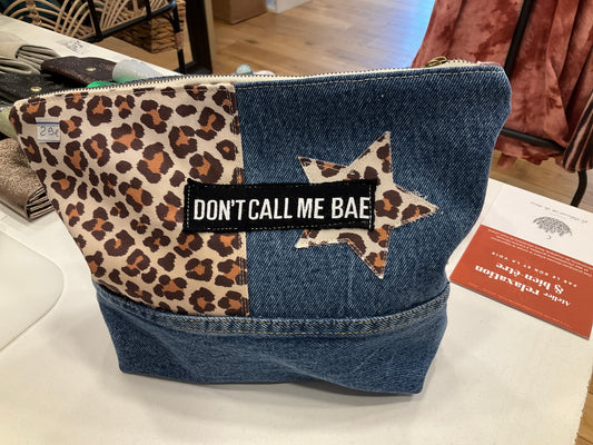 Trousse plate jean leopard grande - Isa l’a fait