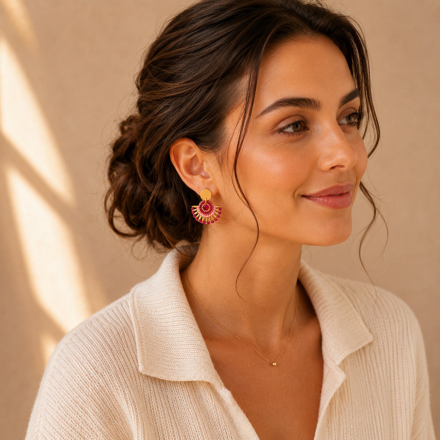 Aluna Bijoux – Sophie – Boucles en pierre nautrelle fuchsia