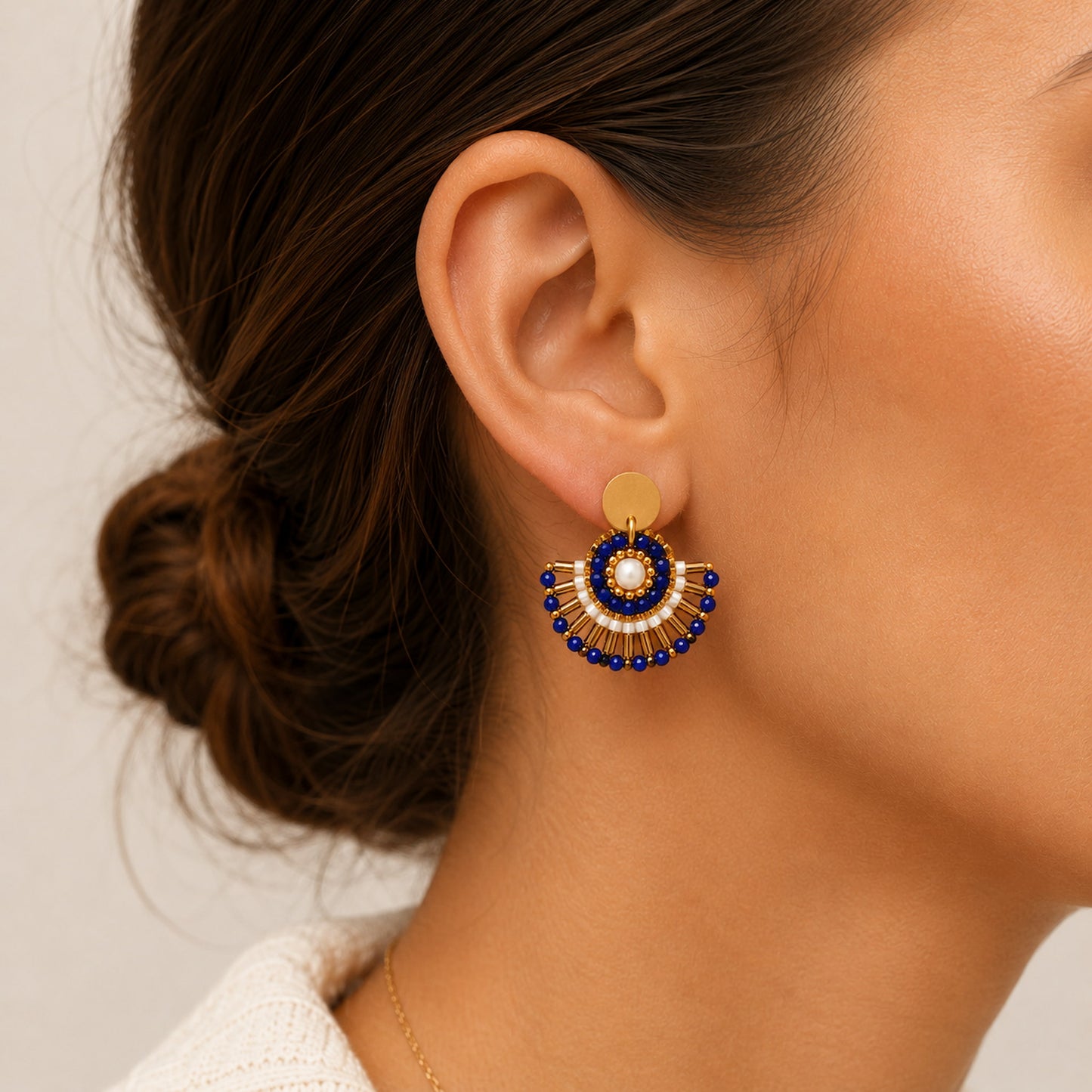 Aluna Bijoux – Sophie – Boucles en pierre naturelle marine cristal bleu blanc