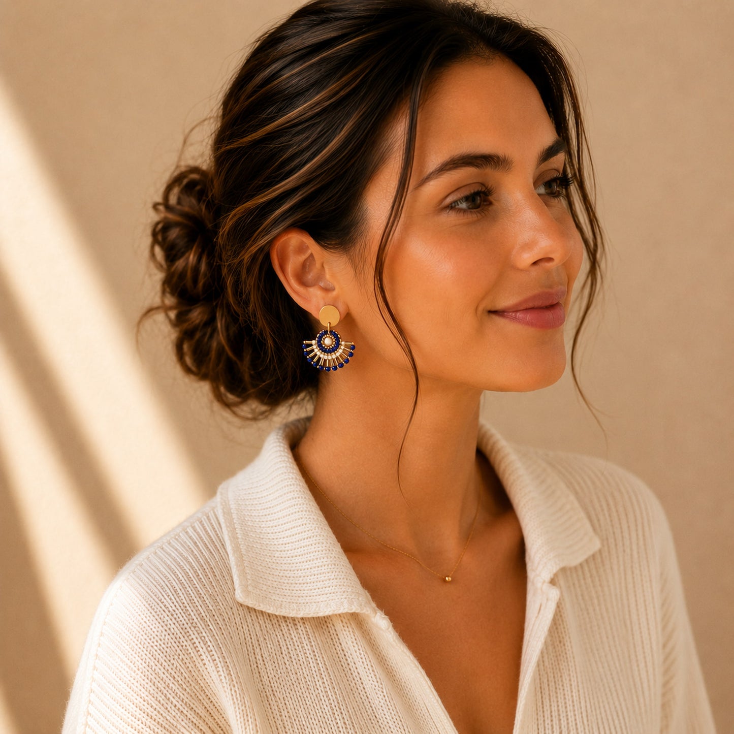 Aluna Bijoux – Sophie – Boucles en pierre naturelle marine cristal bleu blanc